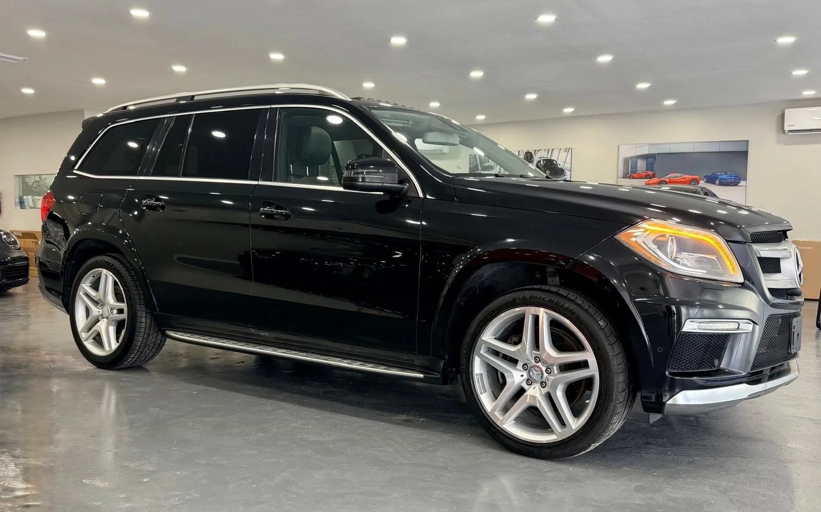 Used 2013 Mercedes-Benz GL 550 4MATIC image 4