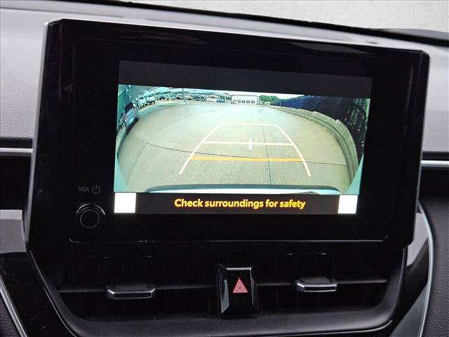 Used 2023 Toyota Corolla Cross XLE w/ Convenience Package FWD image 11
