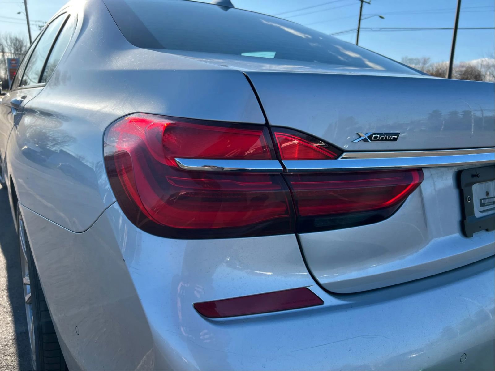 Used 2019 BMW 740i xDrive w/ Executive Package image 29