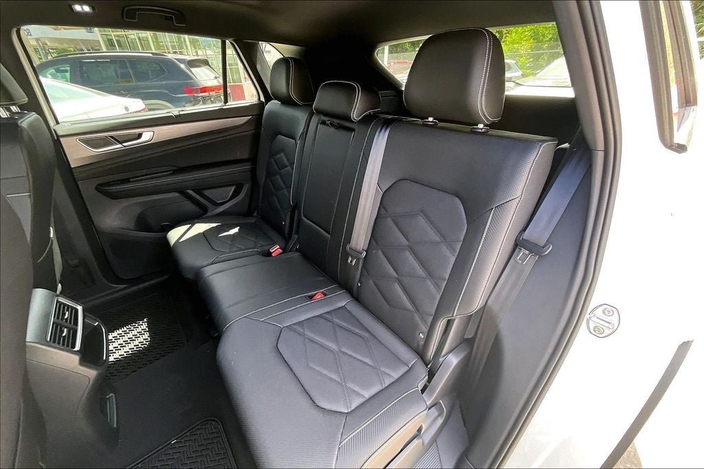 New 2026 Volkswagen Atlas Cross Sport SE FWD image 19