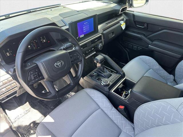 New 2025 Toyota Tacoma SR5 video 3