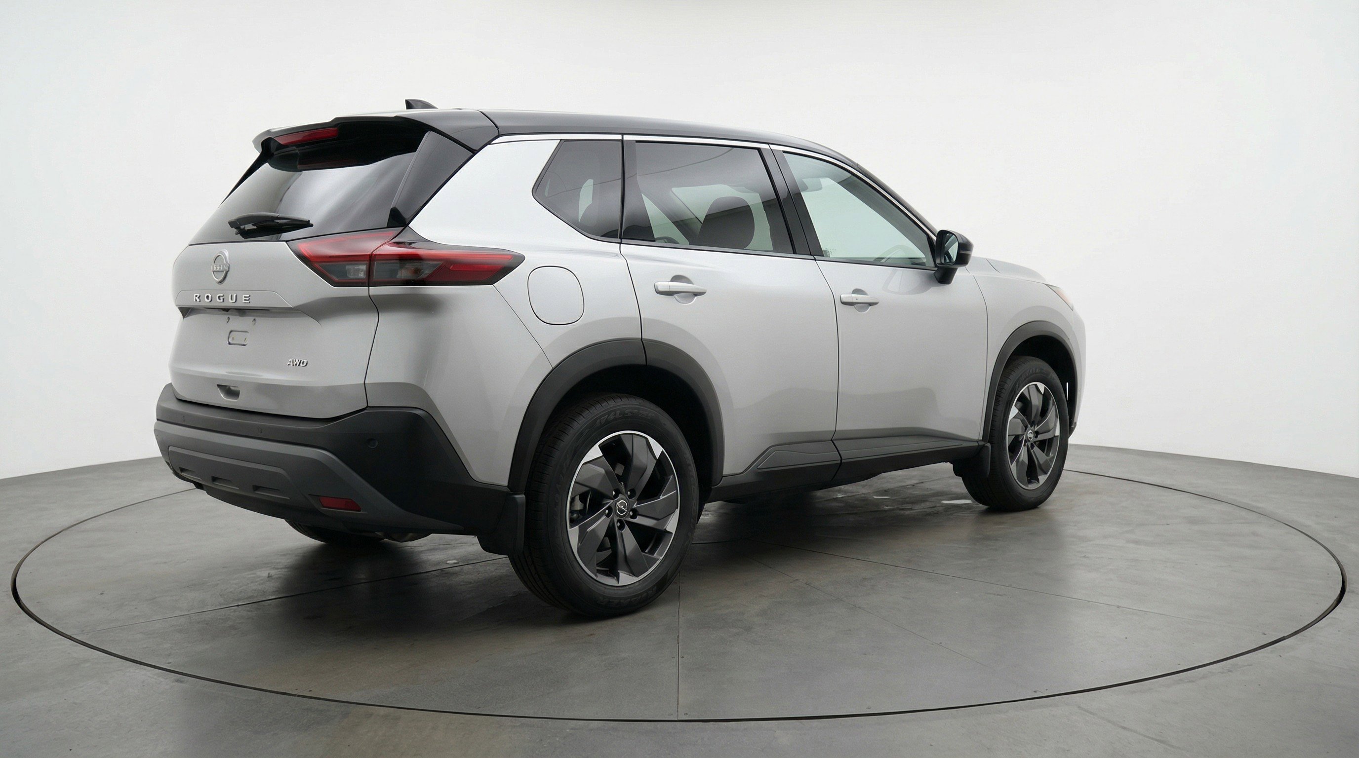 Used 2025 Nissan Rogue SV image 9