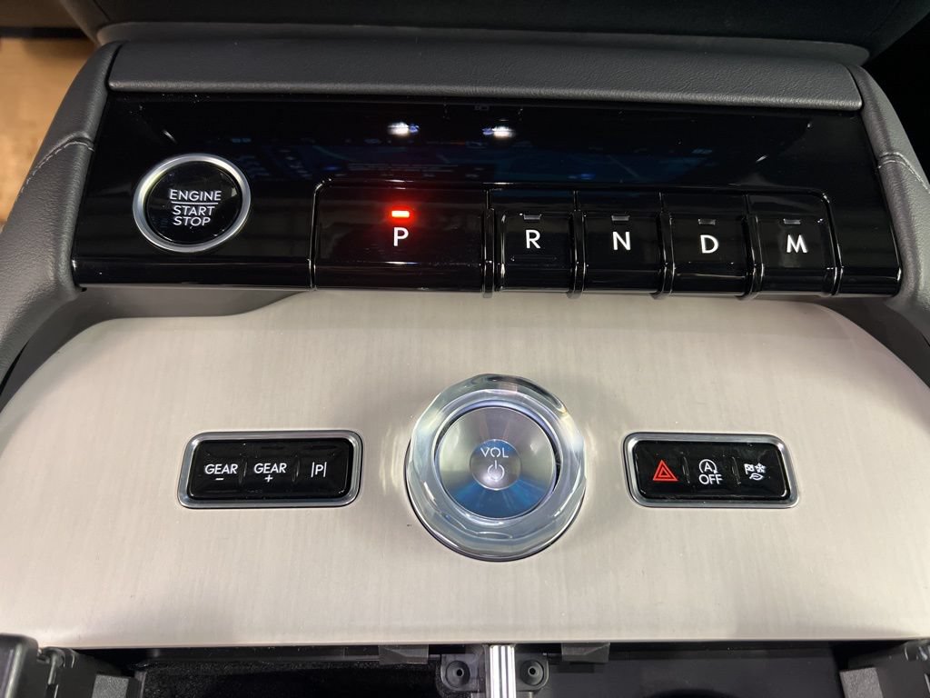 Used 2026 Lincoln Navigator L Reserve w/ Jet Appearance Package AWD/4WD image 16