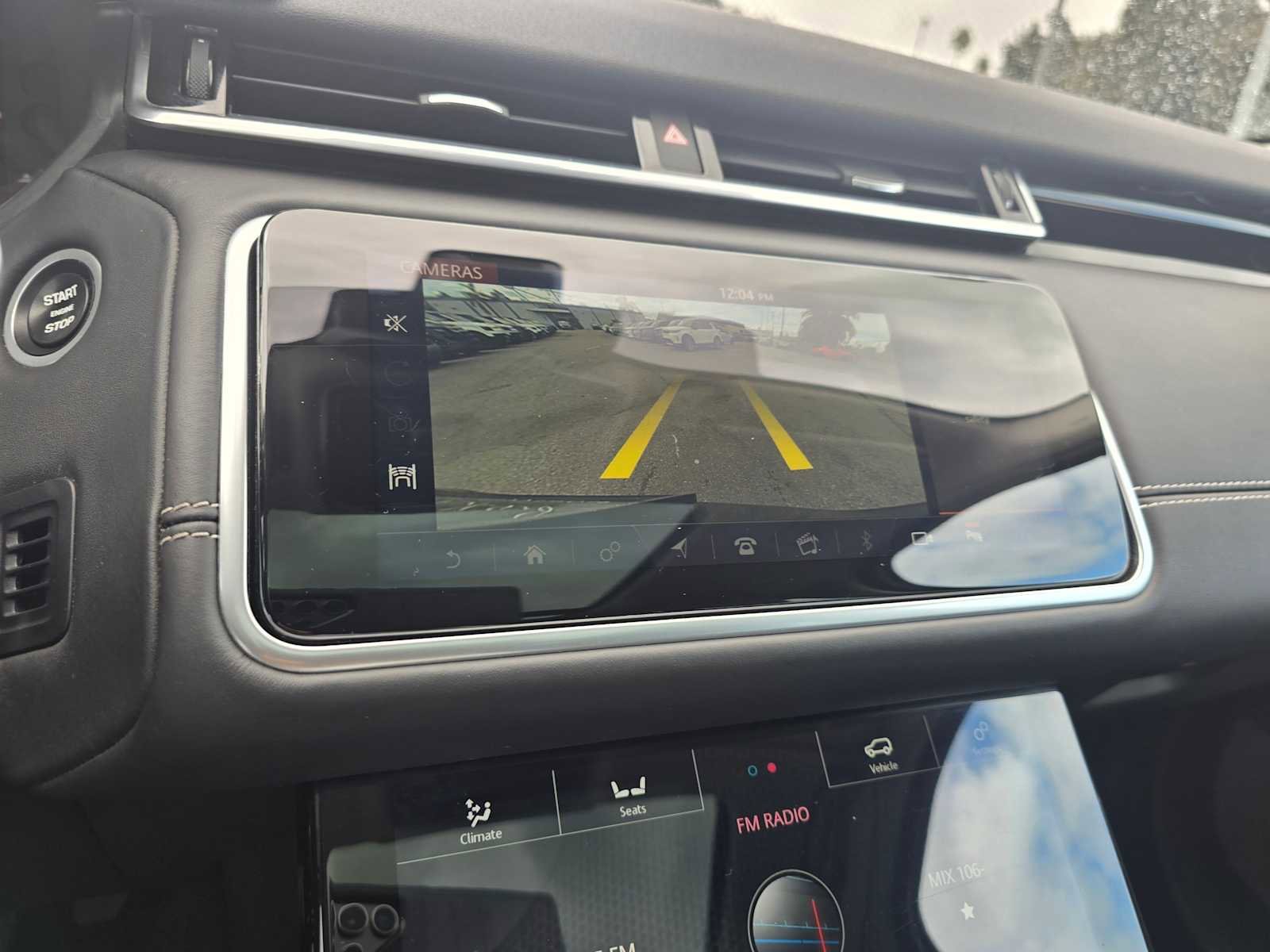 Used 2018 Land Rover Range Rover Velar R-Dynamic SE image 29