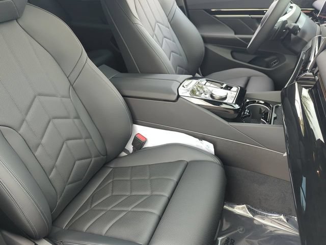Used 2026 BMW 530i w/ Premium Package RWD image 11