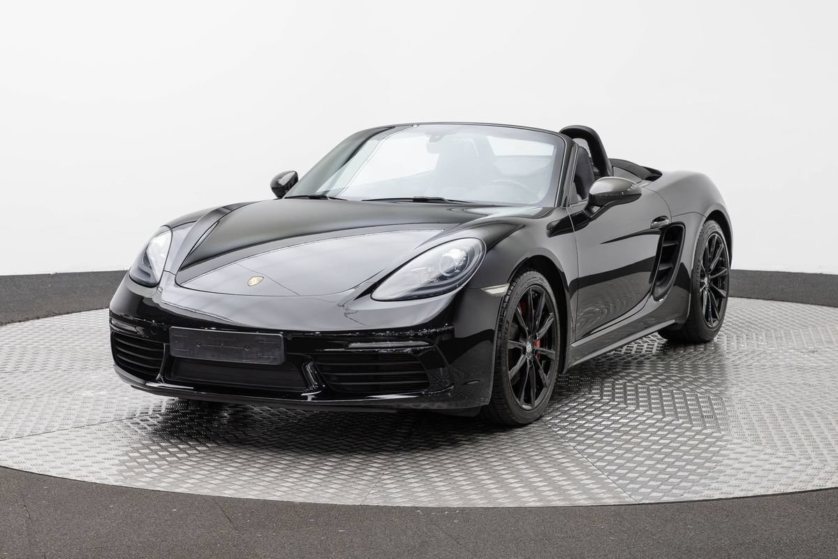 Used 2017 Porsche 718 Boxster S RWD image 2