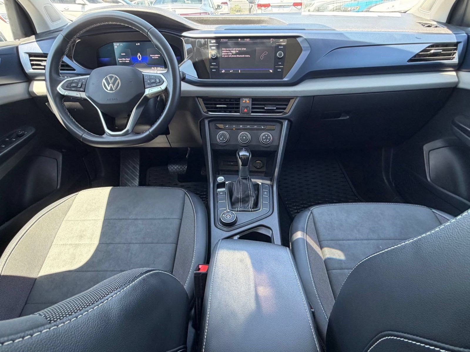Certified 2022 Volkswagen Taos SE FWD image 14