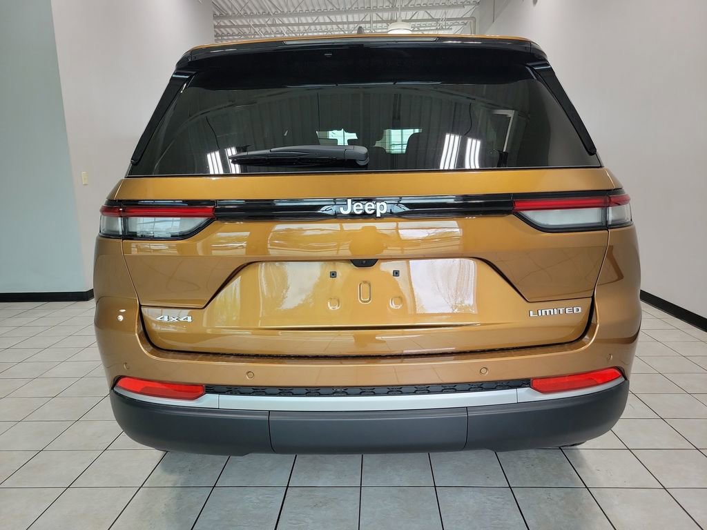 New 2026 Jeep Grand Cherokee Limited w/ Trailer Tow Package AWD/4WD image 5