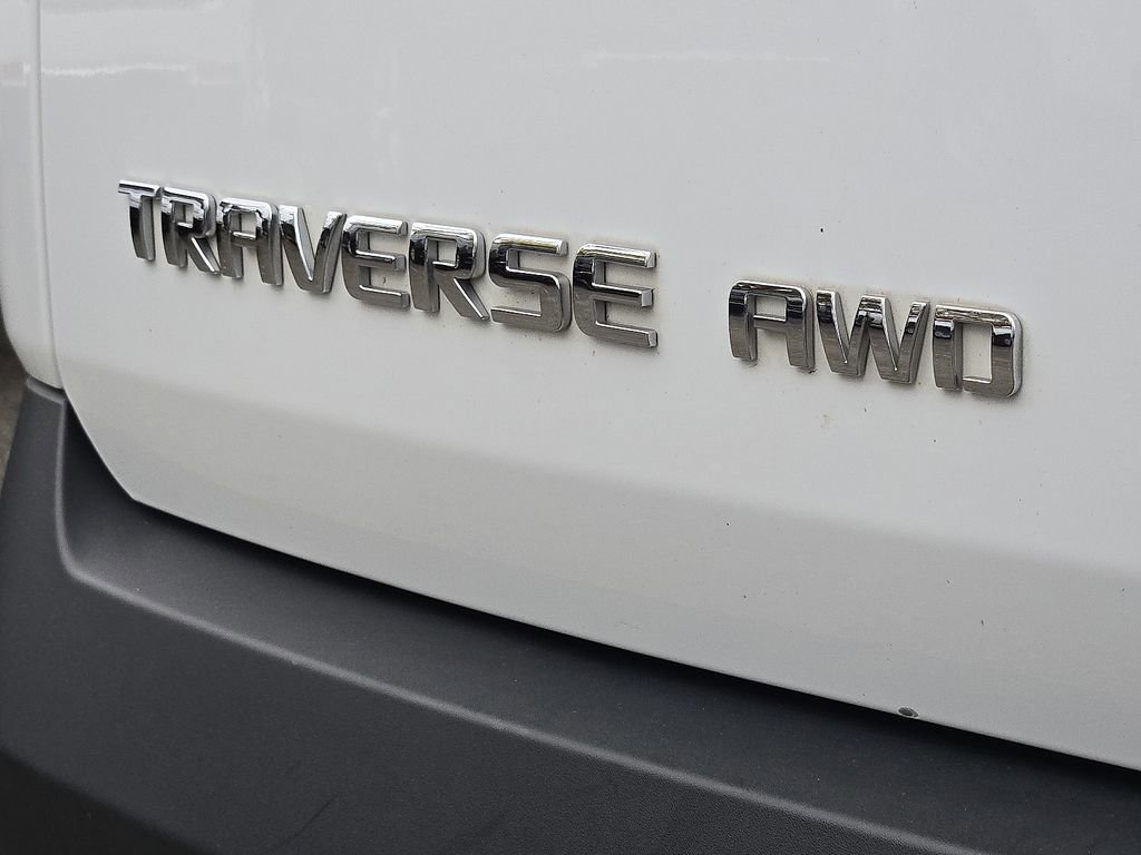 Used 2023 Chevrolet Traverse LT image 36