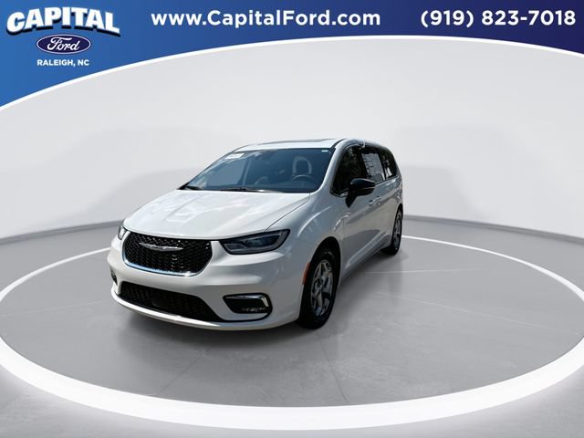 Used 2024 Chrysler Pacifica Limited FWD image 4