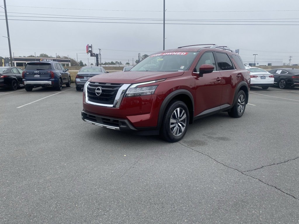 Used 2024 Nissan Pathfinder SL image 3