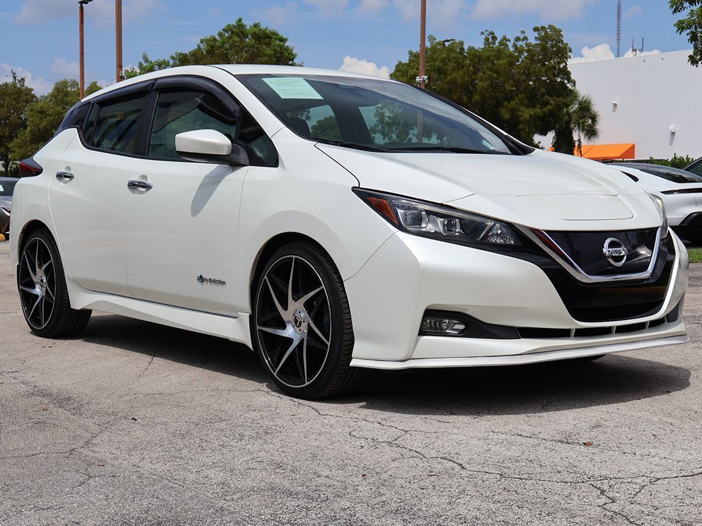 Used 2018 Nissan Leaf SV w/ SV Technology Package image 2