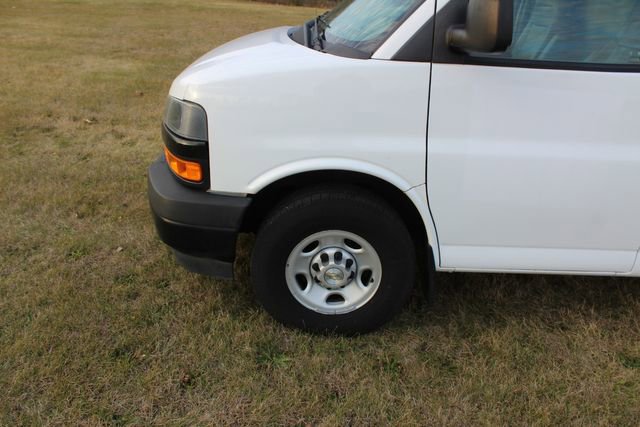 Used 2020 Chevrolet Express 3500 Extended w/ Driver Convenience Package RWD image 13