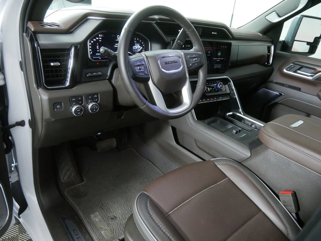 Used 2024 GMC Sierra 3500 Denali w/ Denali Reserve Package AWD/4WD image 15