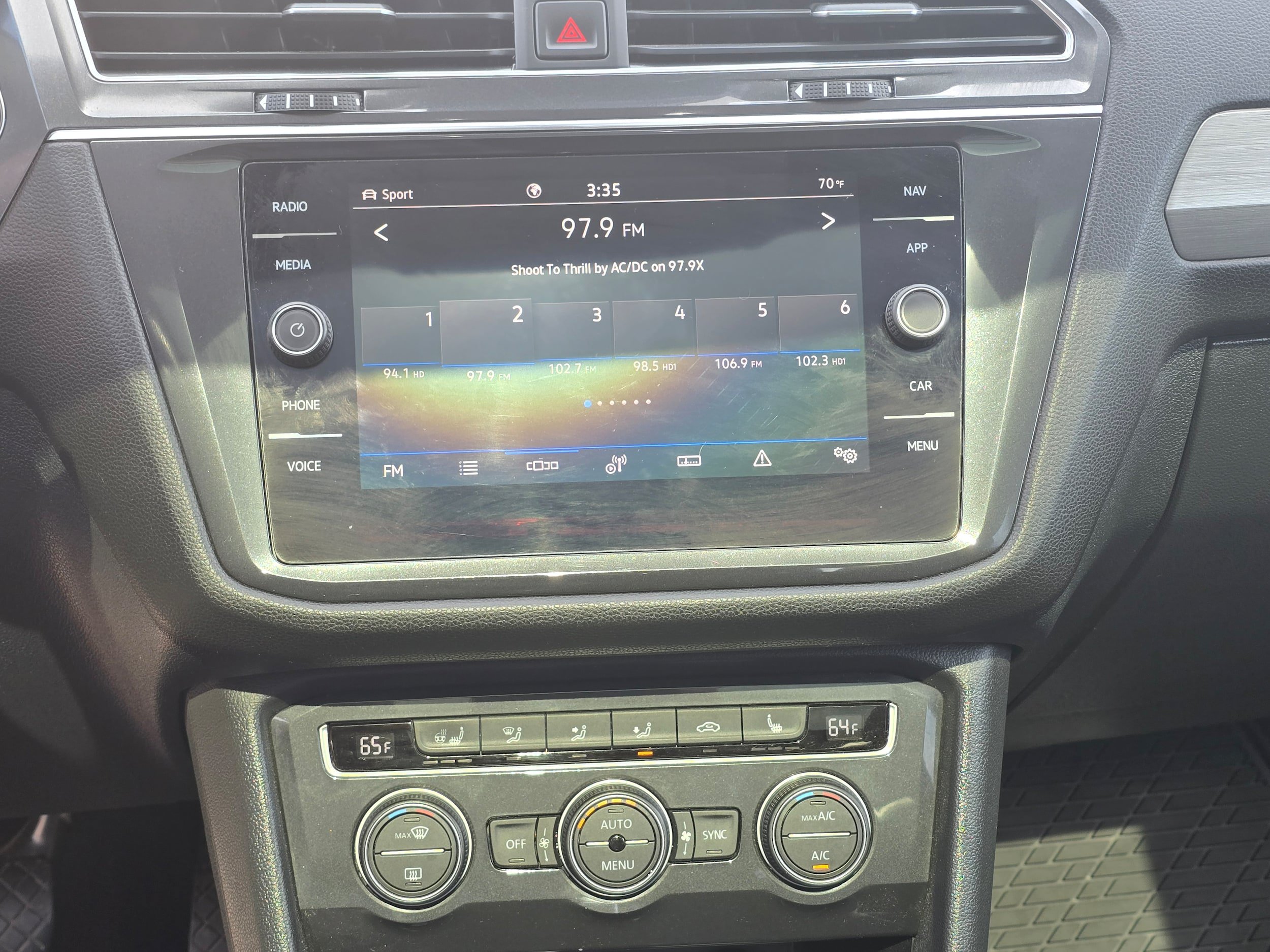 Certified 2021 Volkswagen Tiguan SEL AWD/4WD image 19