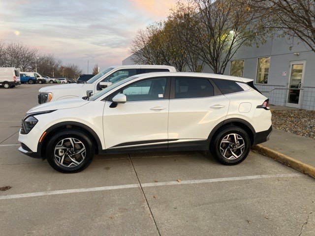 Used 2024 Kia Sportage LX image 5