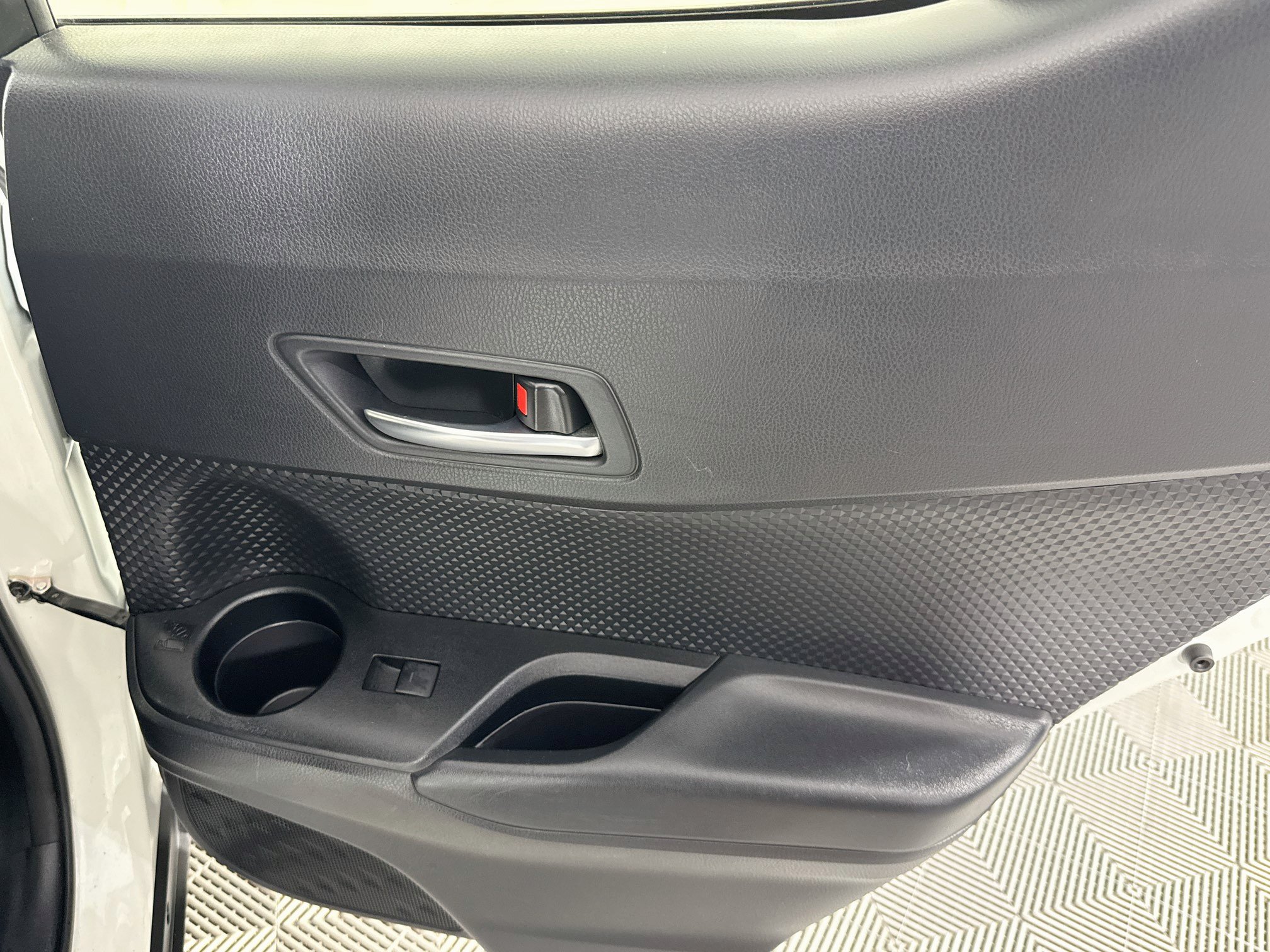 Used 2020 Toyota C-HR LE FWD image 25