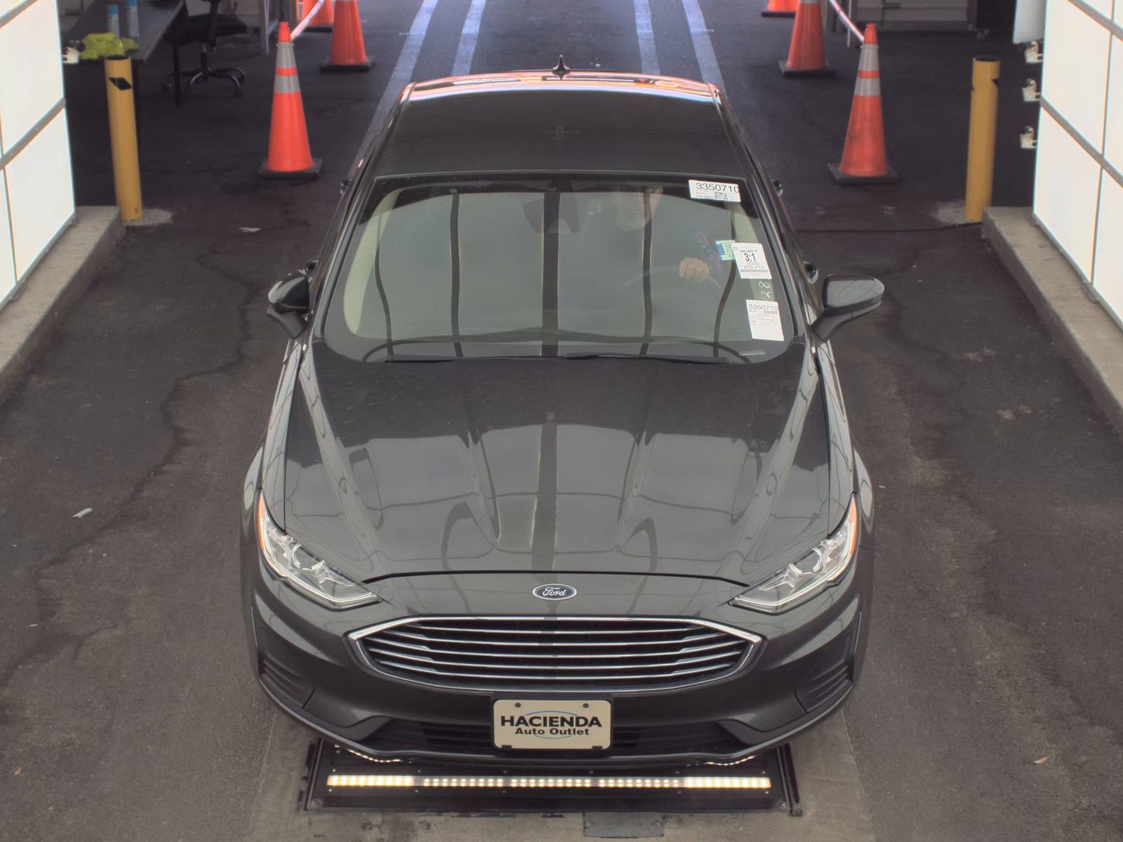 Used 2020 Ford Fusion SE image 2