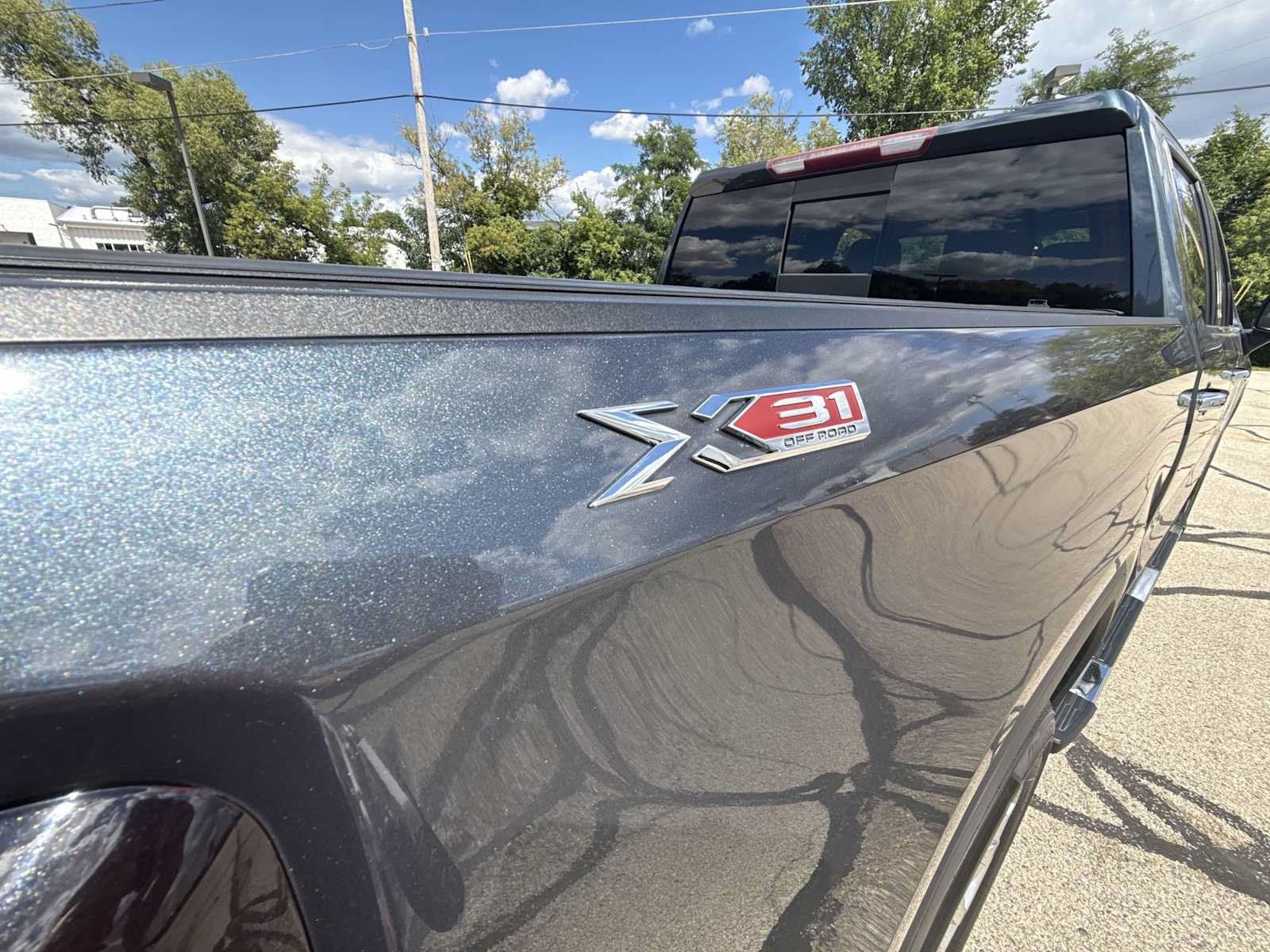 Certified 2019 GMC Sierra 1500 SLT w/ SLT Premium Plus Package AWD/4WD image 32