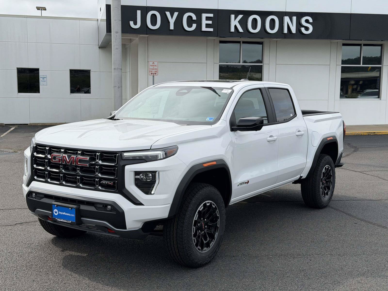 New 2026 GMC Canyon AT4 w/ Technology Plus Package AWD/4WD image 4