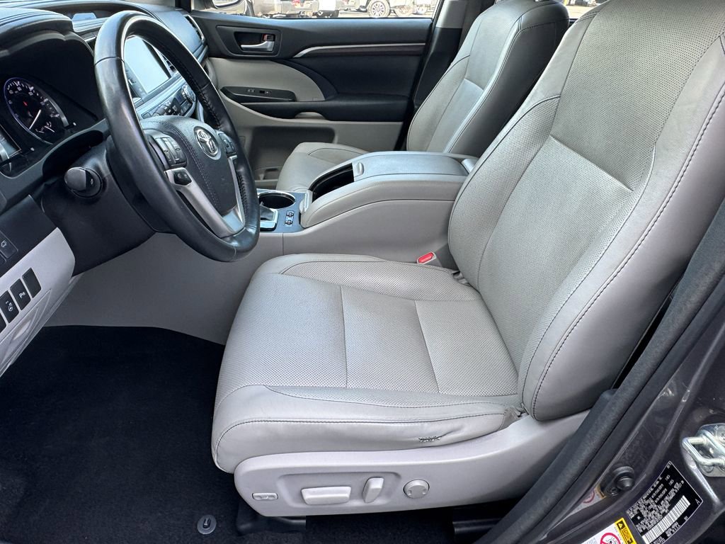 Used 2015 Toyota Highlander Limited Platinum image 21