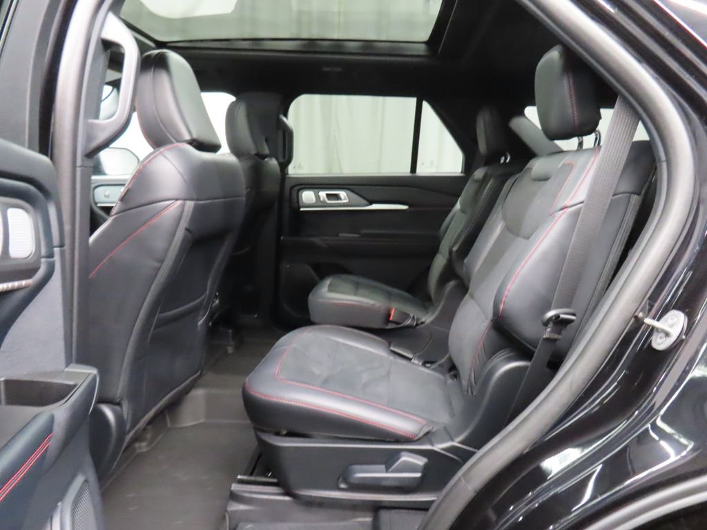 Used 2026 Ford Explorer ST AWD/4WD image 17