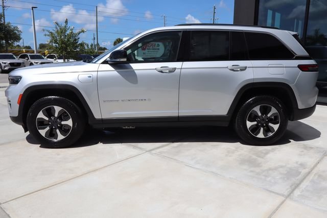 Used 2024 Jeep Grand Cherokee Limited 4xe AWD/4WD image 7