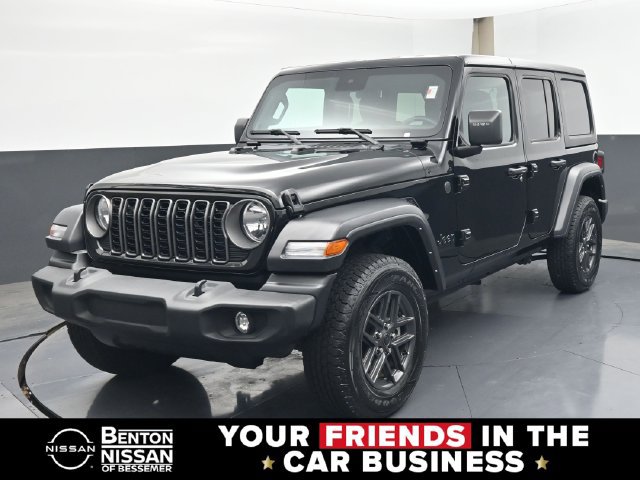 Used 2025 Jeep Wrangler Unlimited Sport AWD/4WD image 1