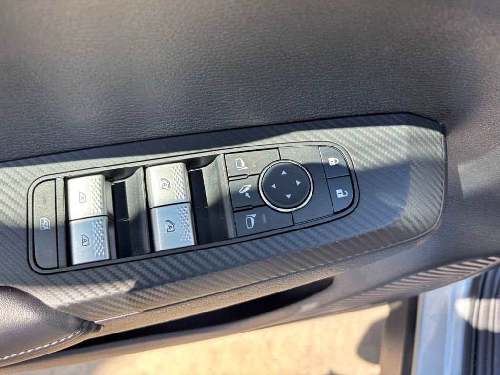 Used 2024 Mitsubishi Outlander SE image 16