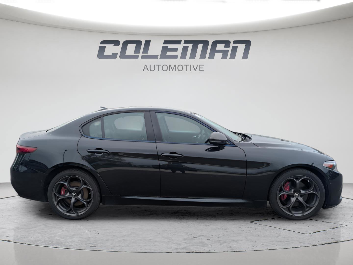 Used 2019 Alfa Romeo Giulia AWD image 4