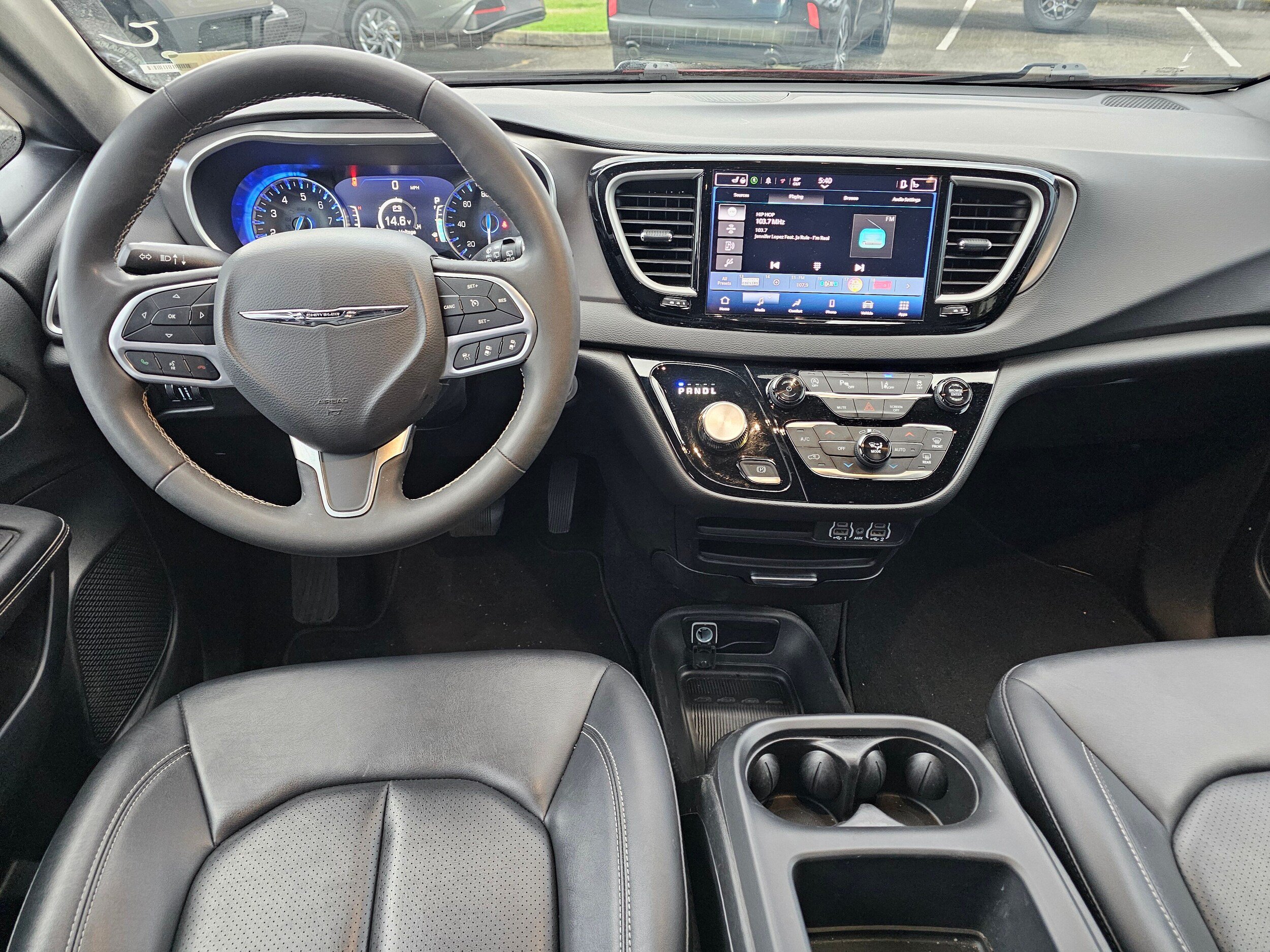 Used 2025 Chrysler Pacifica Select FWD image 20