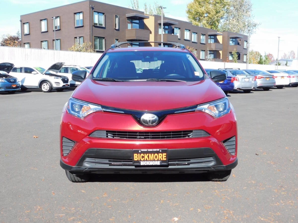 Used 2018 Toyota RAV4 LE w/ Carpet Mat Package FWD image 17