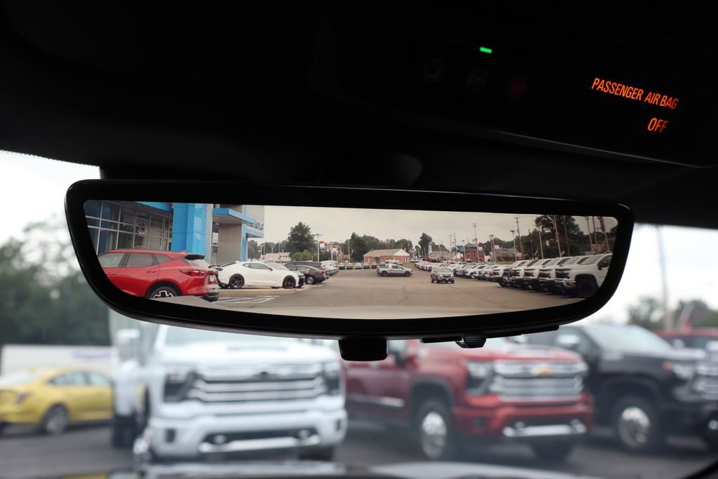 Used 2022 Chevrolet Camaro ZL1 RWD image 17