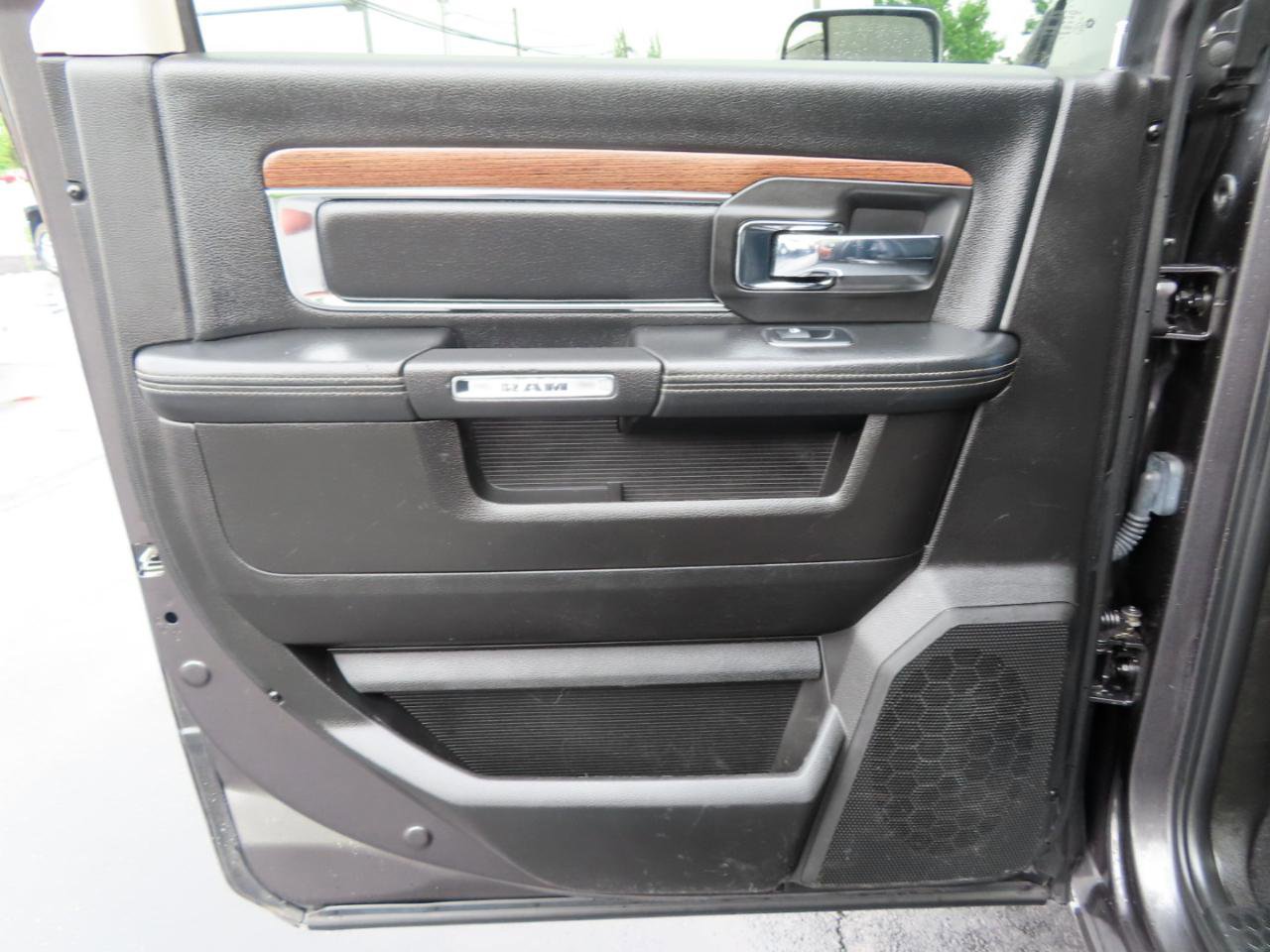 Used 2018 RAM 3500 Laramie AWD/4WD image 45