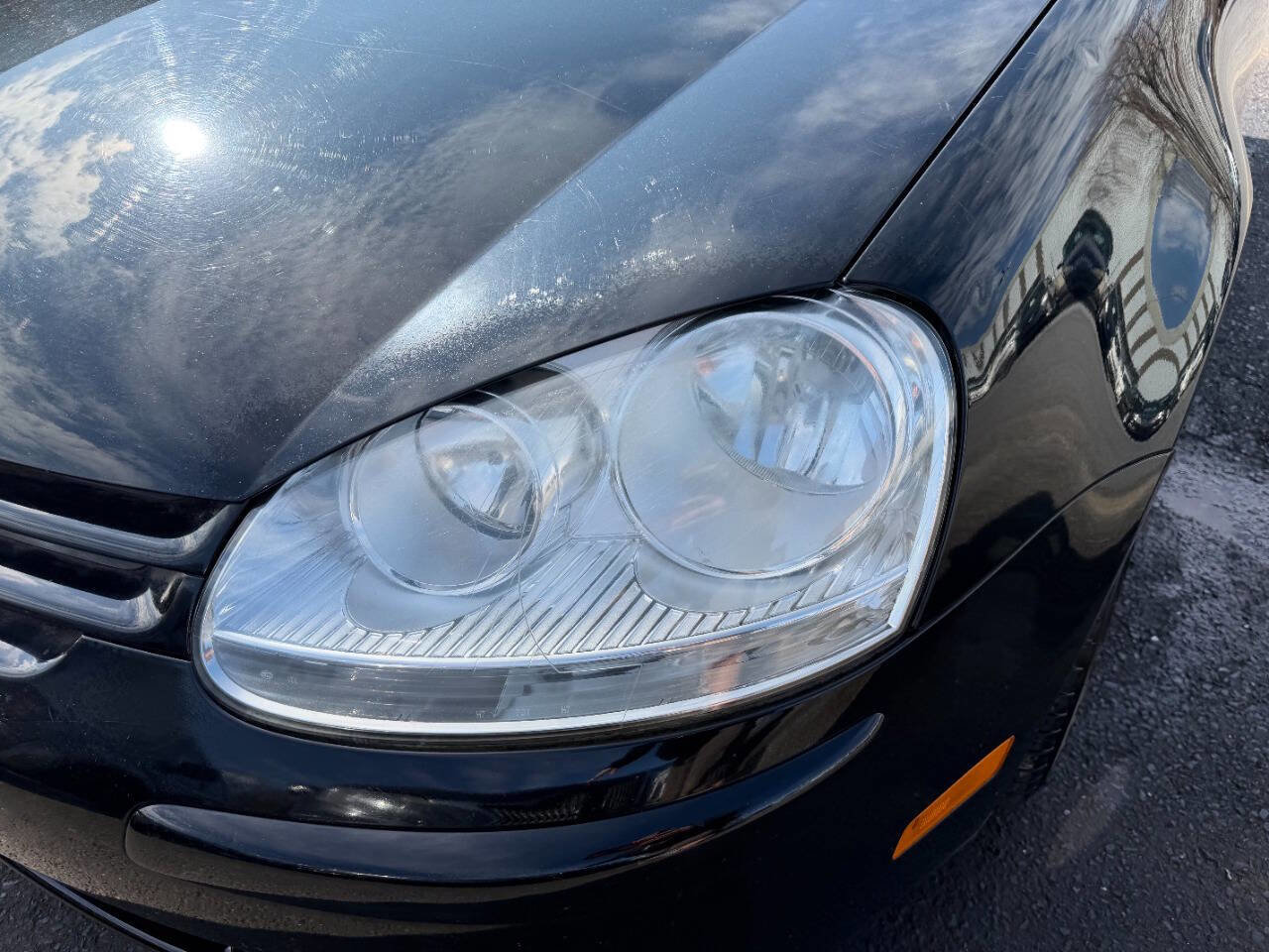 Used 2009 Volkswagen Rabbit S image 2