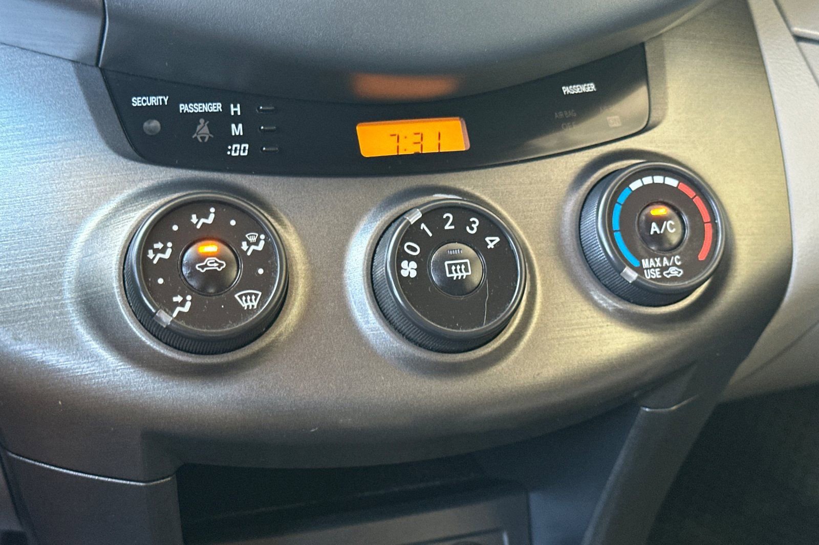 Used 2012 Toyota RAV4 FWD w/ Value Pkg image 16