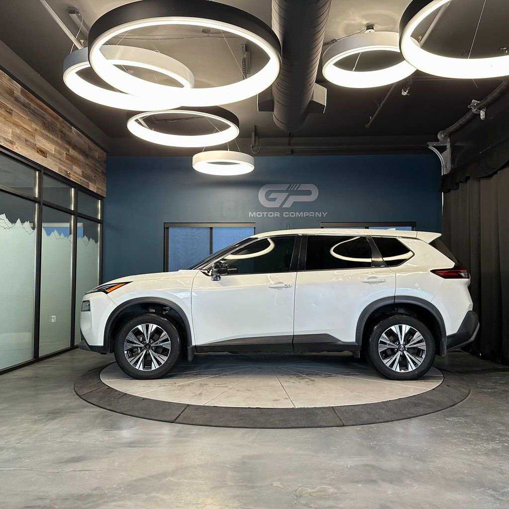 Used 2021 Nissan Rogue SV image 6