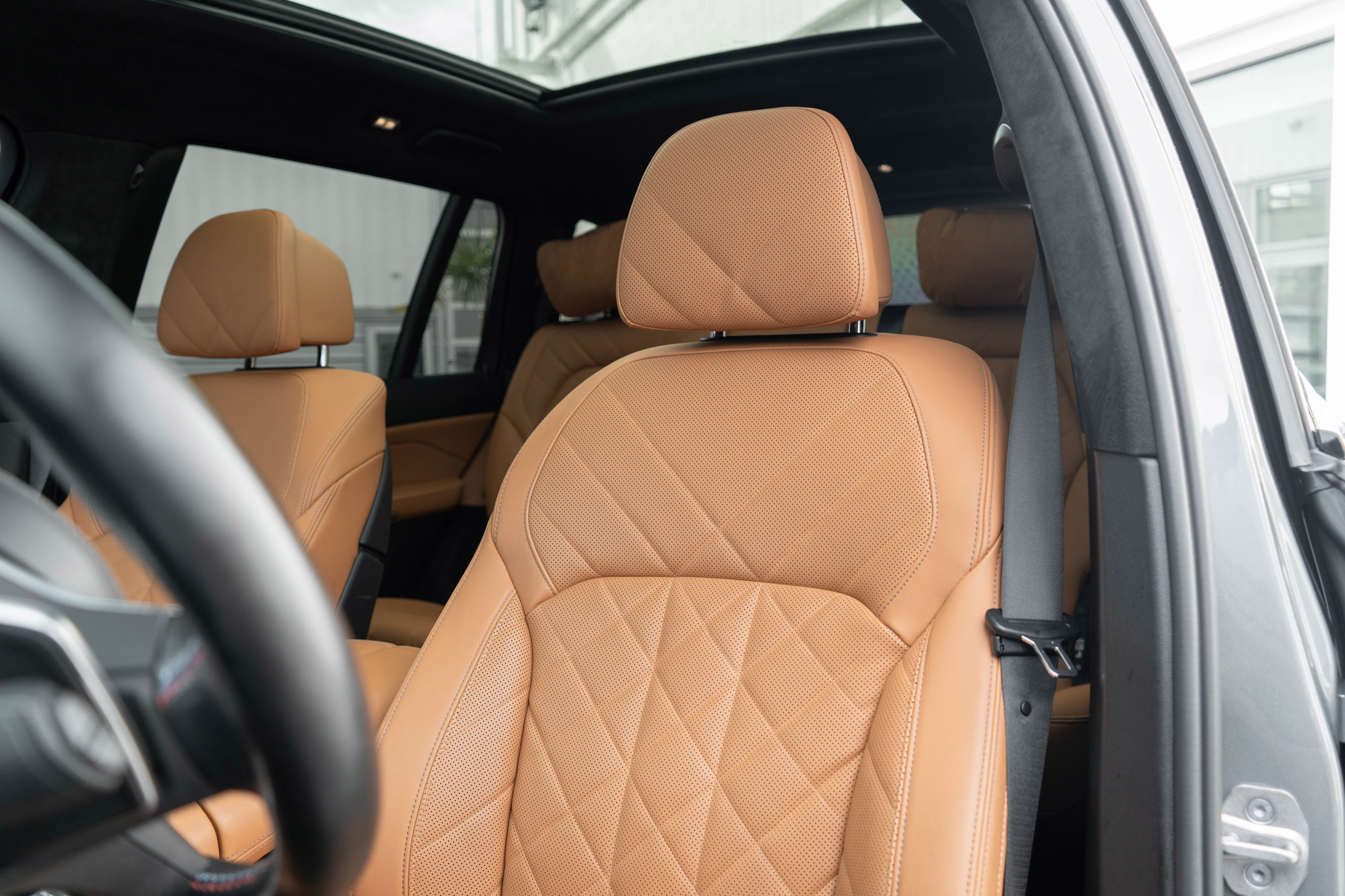 Used 2023 BMW X7 M60i image 10