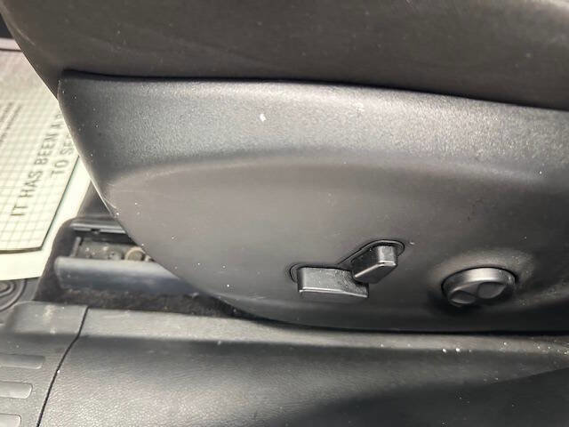 Used 2017 Jeep Cherokee Latitude w/ Comfort & Sound Group image 14