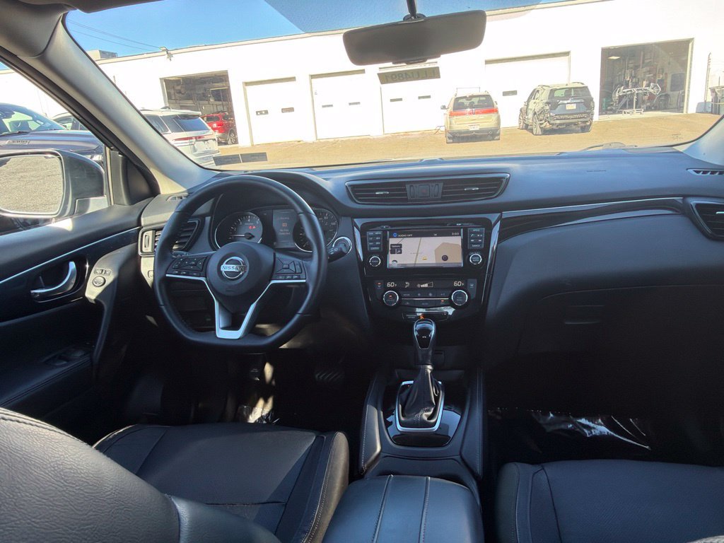 Used 2017 Nissan Rogue Sport SL AWD/4WD image 19