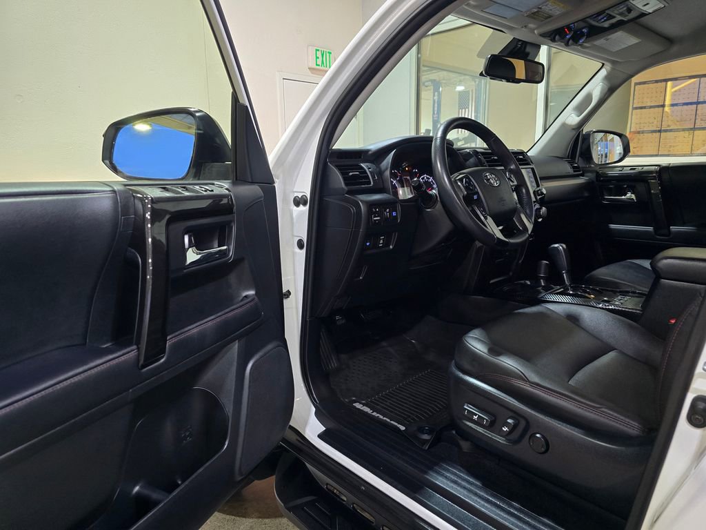 Used 2020 Toyota 4Runner Venture image 22