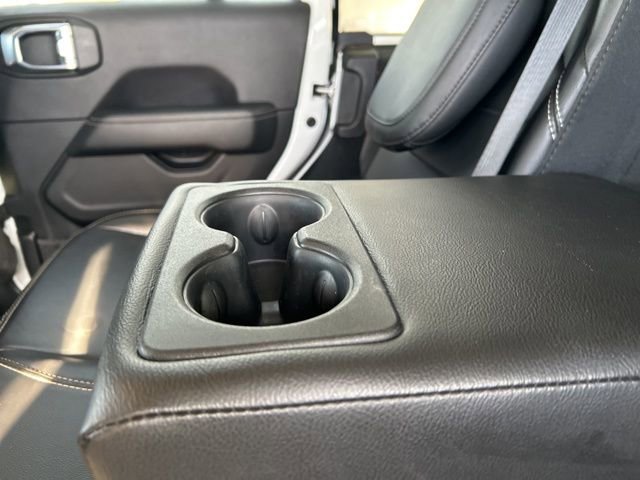 Used 2023 Jeep Wrangler Unlimited Sahara image 40