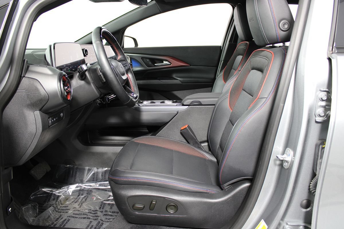 Used 2024 Chevrolet Equinox EV RS FWD image 22