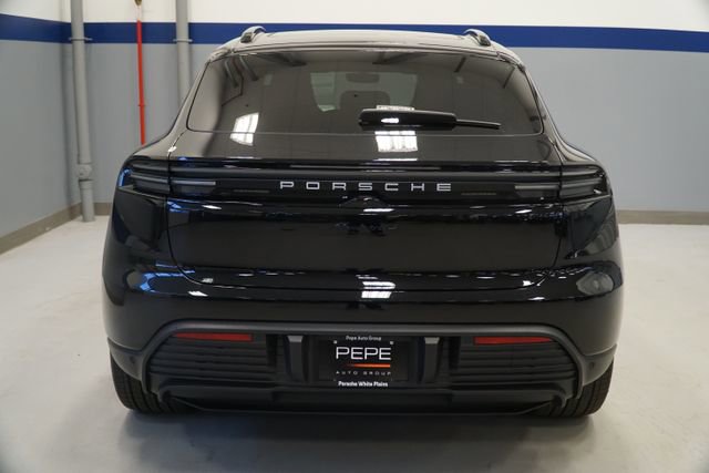 New 2026 Porsche Macan 4 Electric AWD/4WD image 7