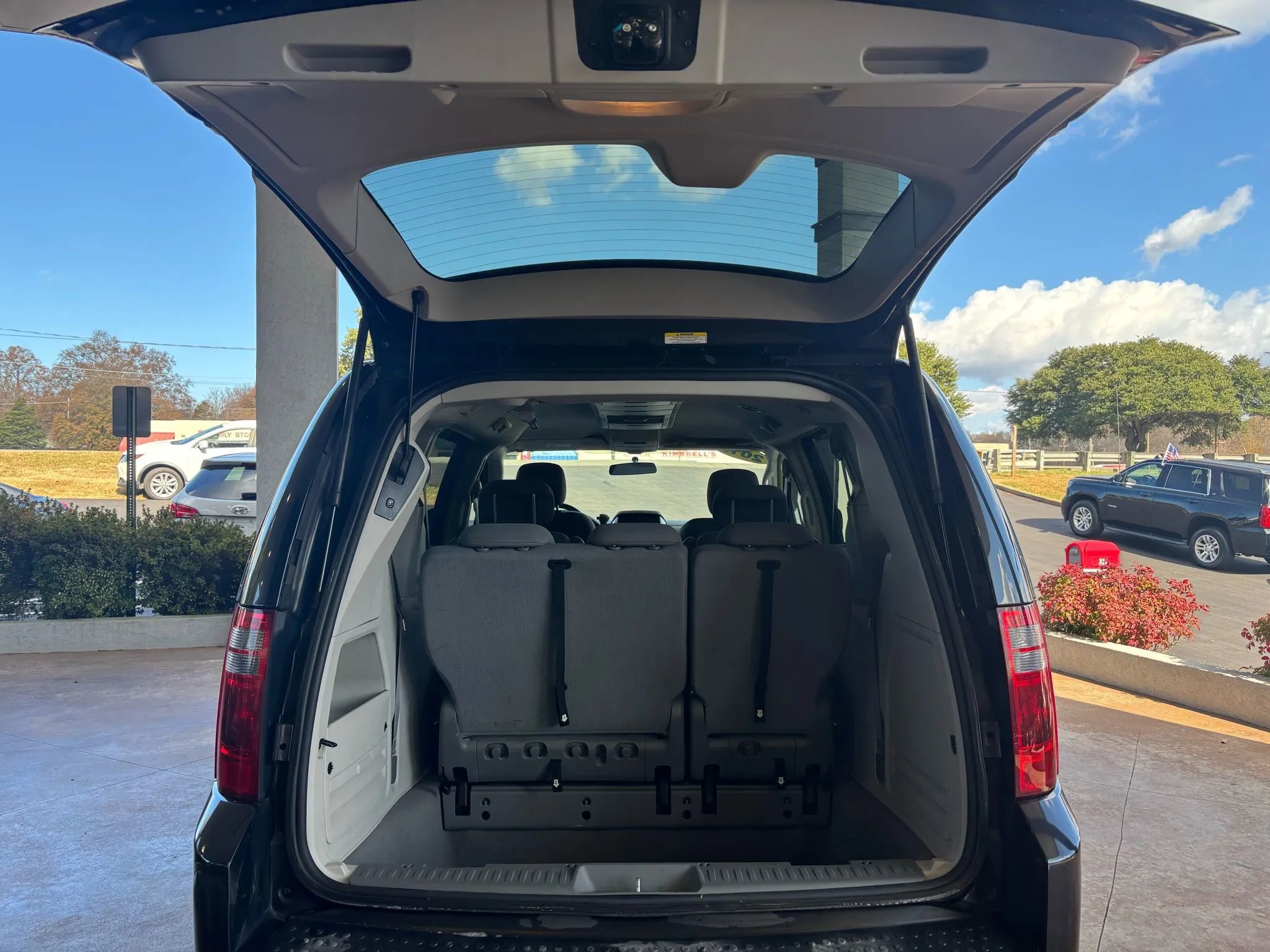 Used 2010 Dodge Grand Caravan SXT w/ Family Value Group image 21