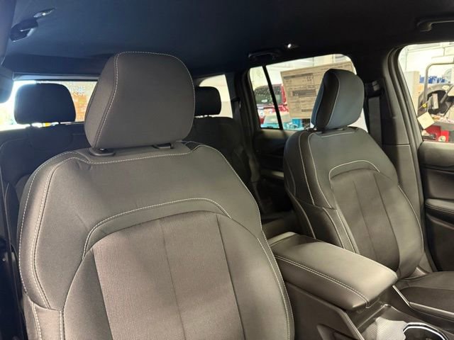 New 2025 Jeep Grand Cherokee Laredo w/ Luxury Tech Group I image 21