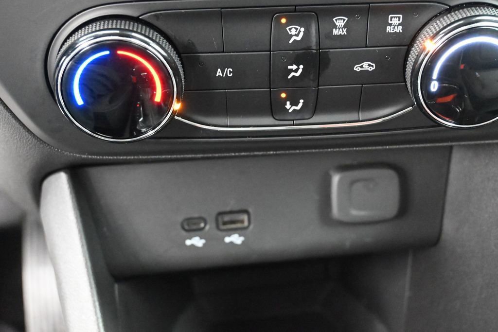 Used 2025 Buick Encore GX Preferred AWD/4WD image 32