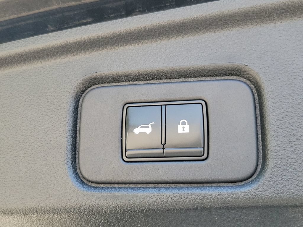 Used 2022 Nissan Pathfinder SL AWD/4WD image 8