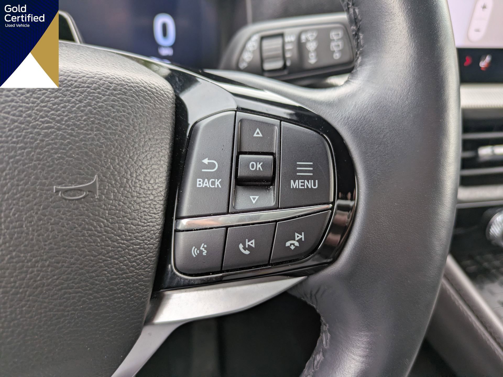 Certified 2025 Ford Explorer Platinum w/ LUX Leather Package image 34