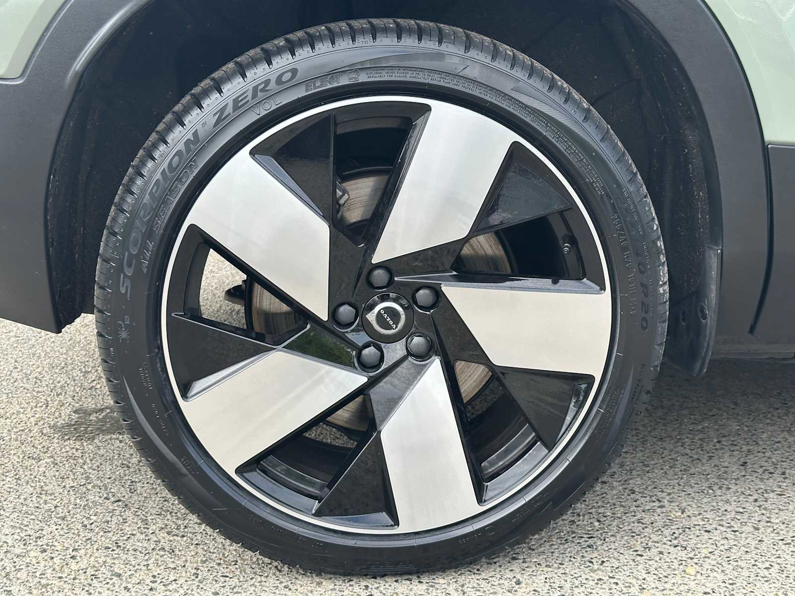 Certified 2023 Volvo XC40 Recharge Ultimate w/ Protection Package Premier AWD/4WD image 10